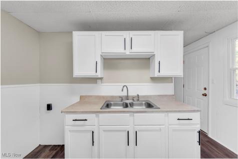 4428 E 142nd Street Cleveland OH 44128