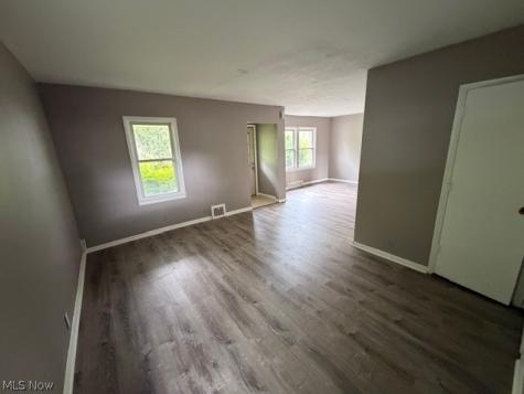 9615 Cardwell Avenue Cleveland OH 44105