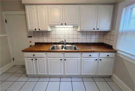2173 Brown Lakewood OH 44107