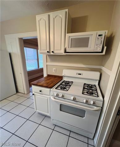 2173 Brown Lakewood OH 44107