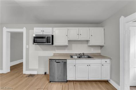 1345 W 61st Street Cleveland OH 44102