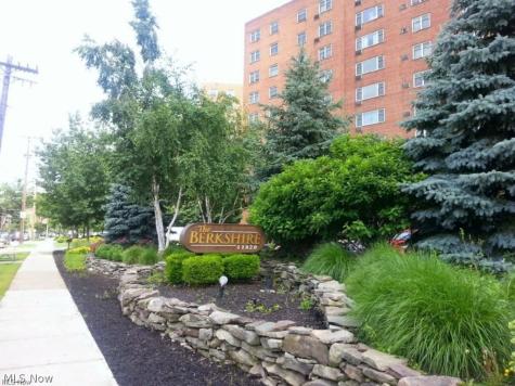 11820 Edgewater Drive Lakewood OH 44107
