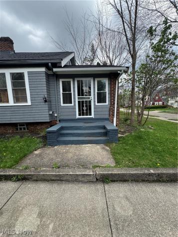 3327 Bradford Road Cleveland Heights OH 44118