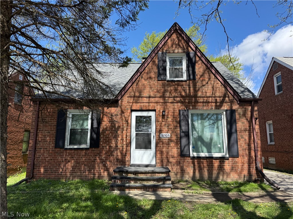 18505 Raymond Street Maple Heights OH 44137