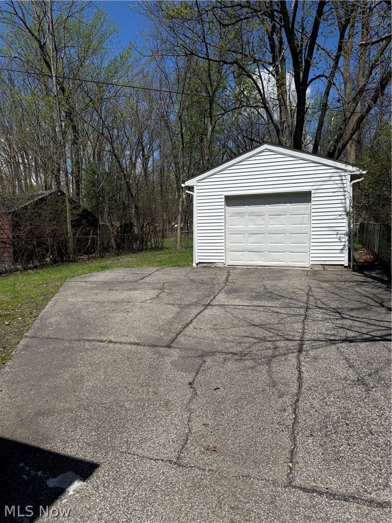 18505 Raymond Street Maple Heights OH 44137
