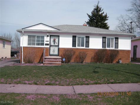 16811 Priebe Avenue Cleveland OH 44128