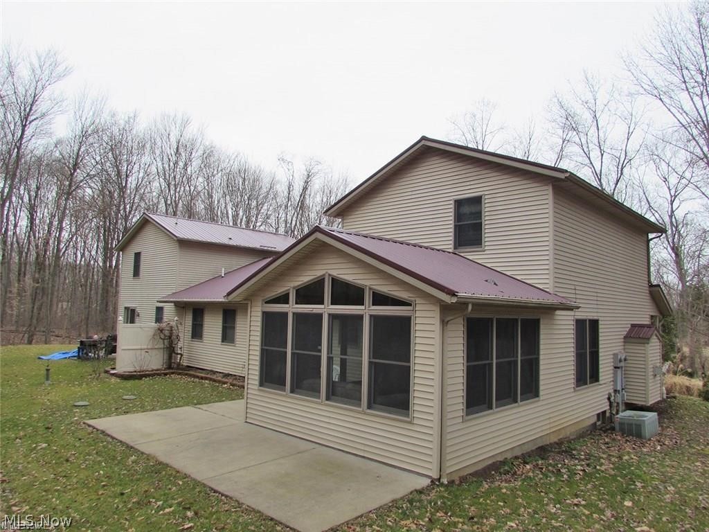1322 Steele Hill Road NW New Philadelphia OH 44663