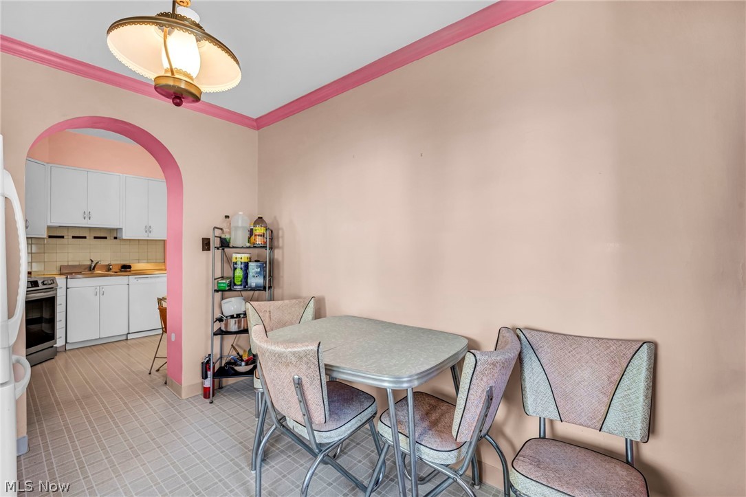 17938 Rosecliff Road Cleveland OH 44119
