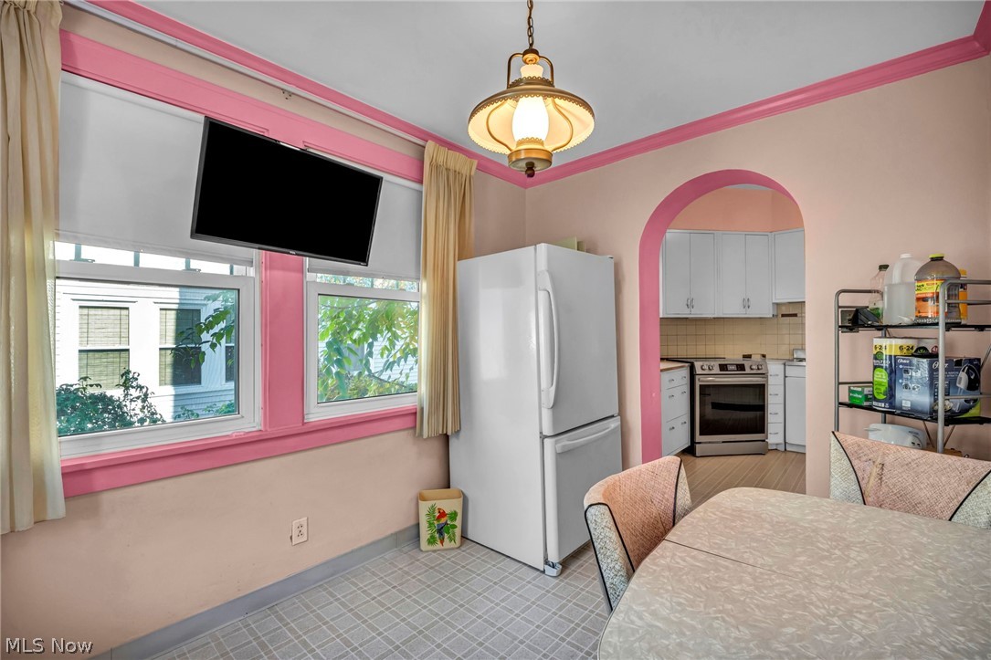 17938 Rosecliff Road Cleveland OH 44119