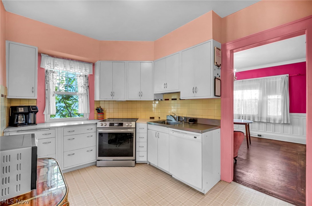 17938 Rosecliff Road Cleveland OH 44119