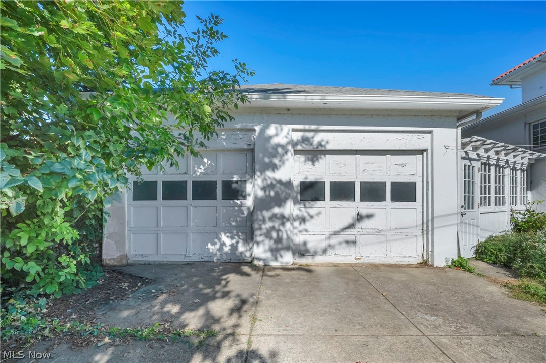 17938 Rosecliff Road Cleveland OH 44119