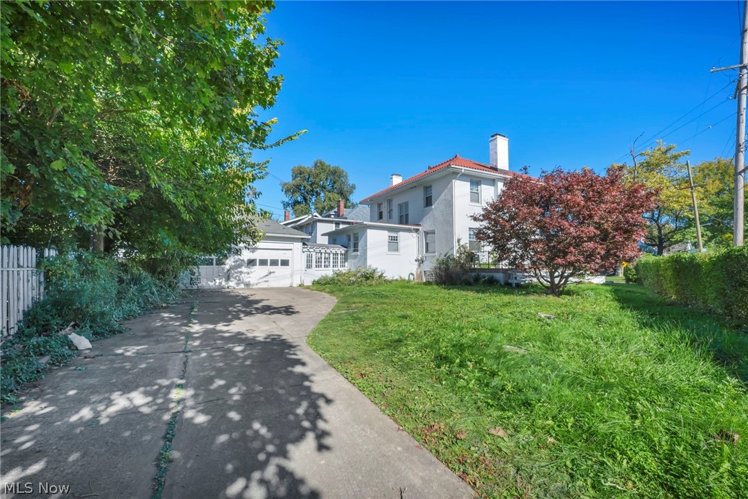 17938 Rosecliff Road Cleveland OH 44119