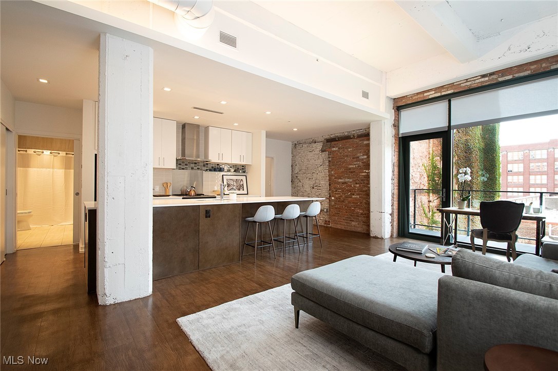 725 Johnson Court Cleveland OH 44113