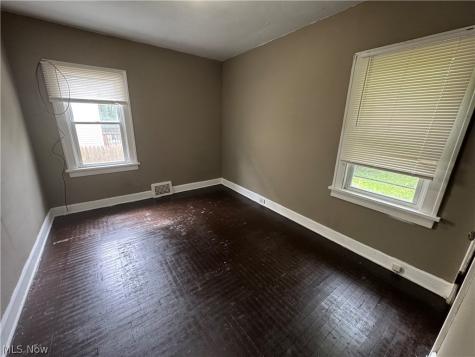 2982 Martin Luther King Jr Drive Cleveland OH 44104