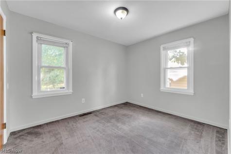 15701 Leigh Ellen Avenue Cleveland OH 44135