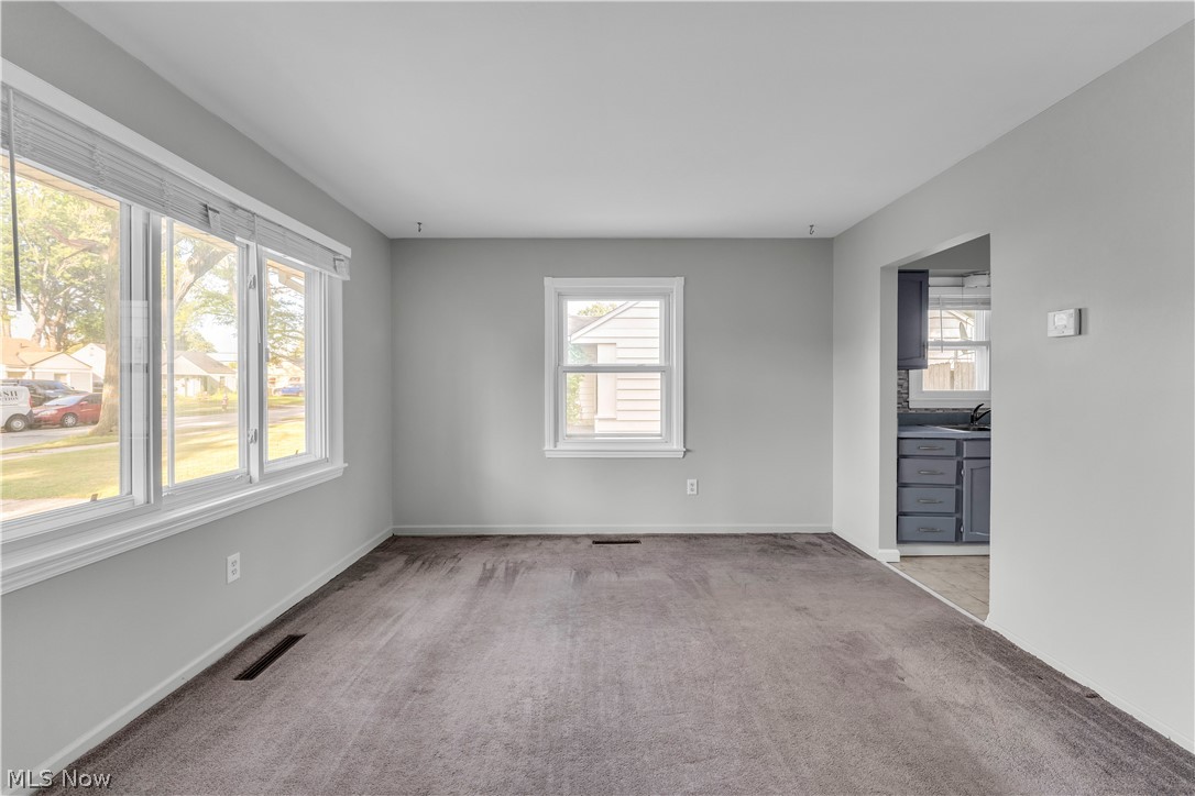 15701 Leigh Ellen Avenue Cleveland OH 44135