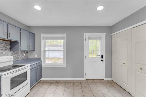 15701 Leigh Ellen Avenue Cleveland OH 44135