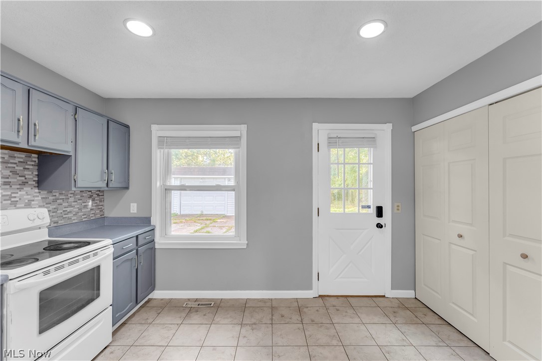 15701 Leigh Ellen Avenue Cleveland OH 44135