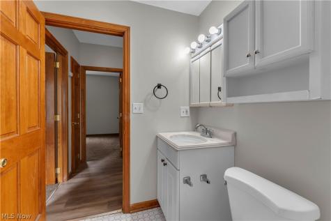 1460 E 204th Street Euclid OH 44117