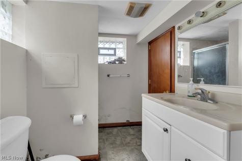 1460 E 204th Street Euclid OH 44117