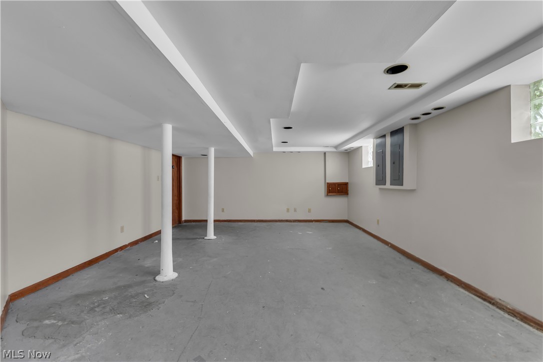 1460 E 204th Street Euclid OH 44117
