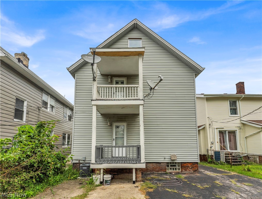 1460 E 204th Street Euclid OH 44117