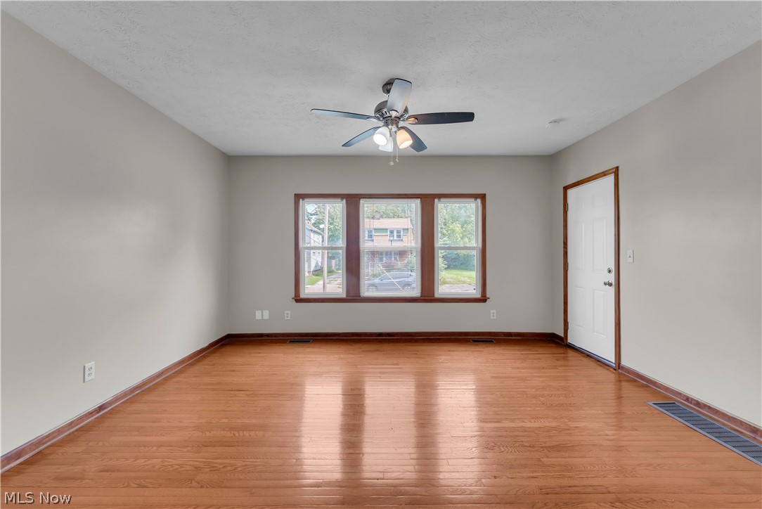 1460 E 204th Street Euclid OH 44117