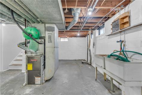 14665 Pease Road Maple Heights OH 44137