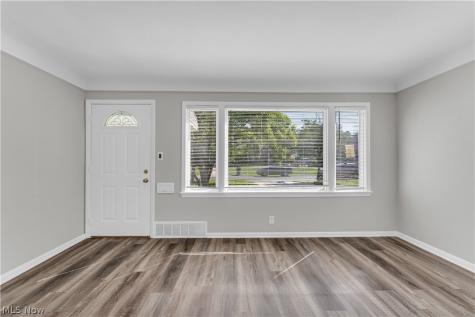 14665 Pease Road Maple Heights OH 44137