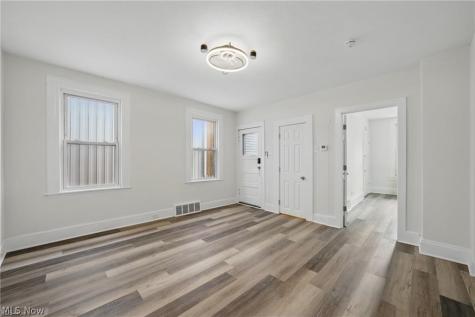 2471 Tremont Avenue Cleveland OH 44113