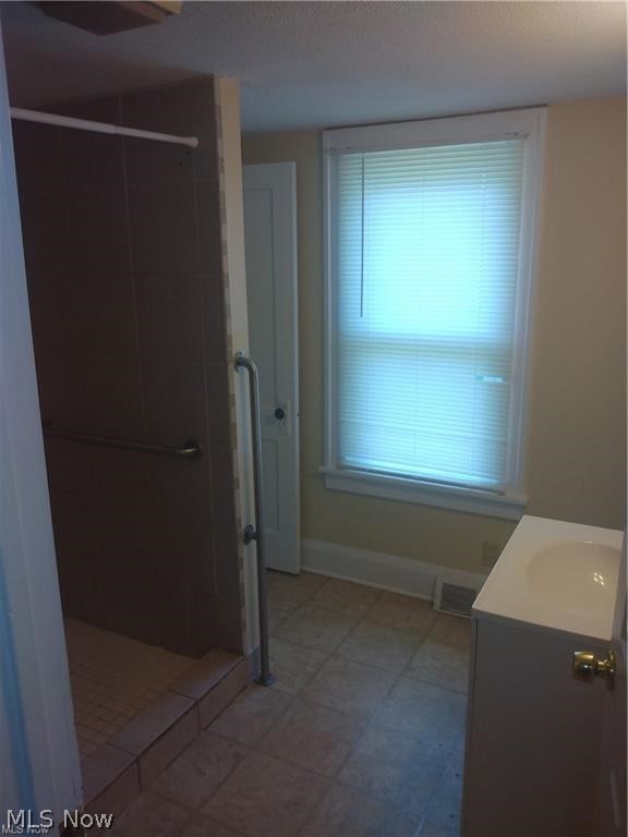 1935 Cherry Hill Avenue Youngstown OH 44509