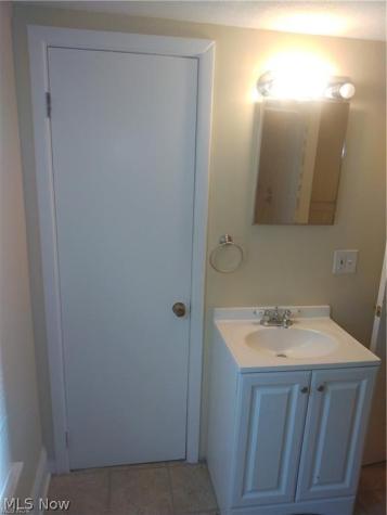 1935 Cherry Hill Avenue Youngstown OH 44509