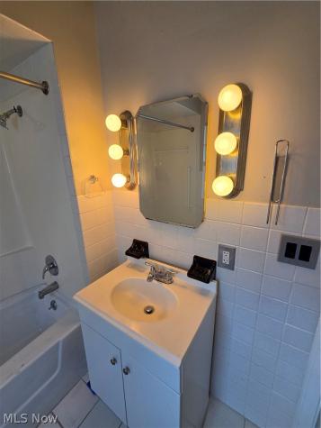994 Yellowstone Avenue Cleveland Heights OH 44121
