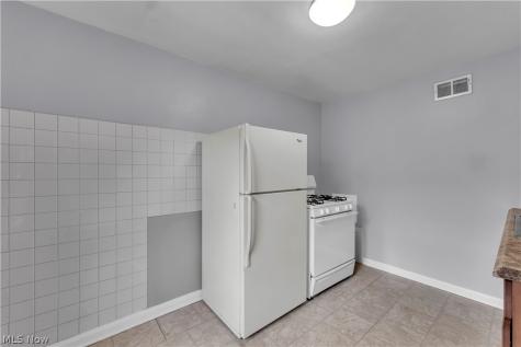 21270 Crystal Avenue Euclid OH 44123