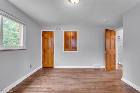 21270 Crystal Avenue Euclid OH 44123