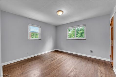 21270 Crystal Avenue Euclid OH 44123