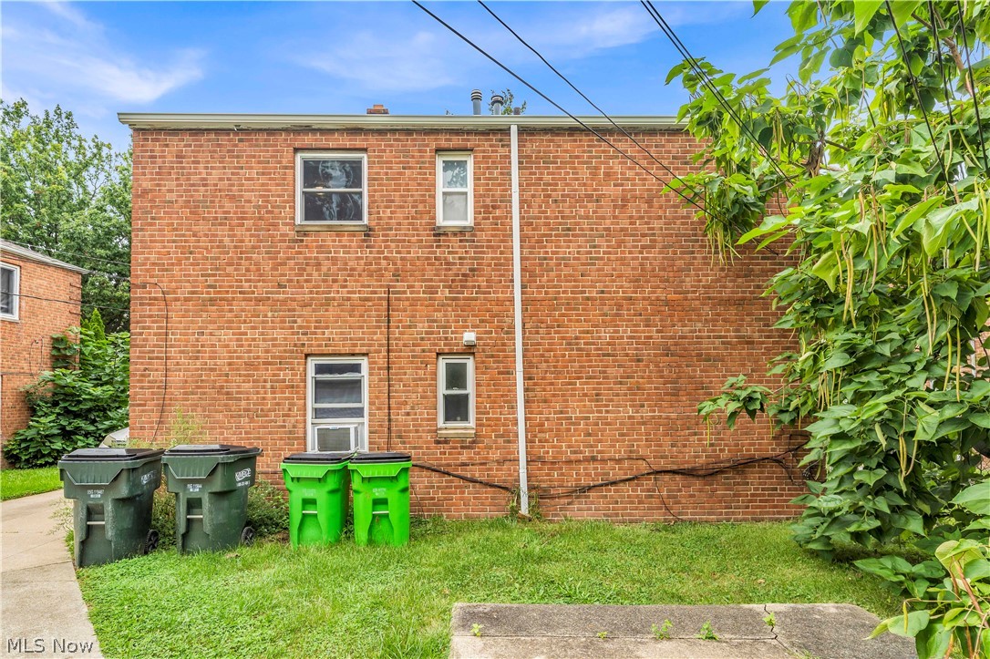 21270 Crystal Avenue Euclid OH 44123