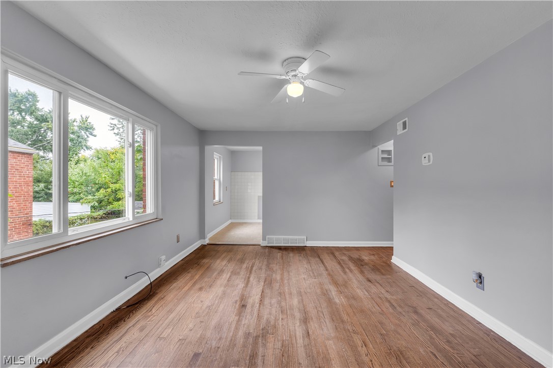 21270 Crystal Avenue Euclid OH 44123