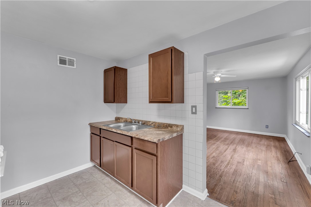 21270 Crystal Avenue Euclid OH 44123