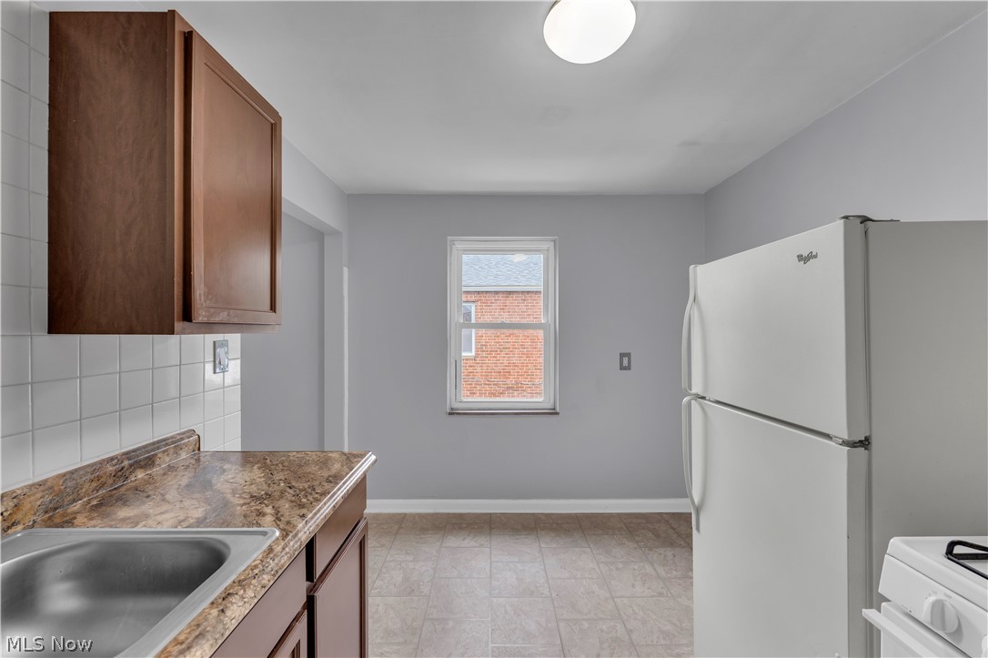 21270 Crystal Avenue Euclid OH 44123