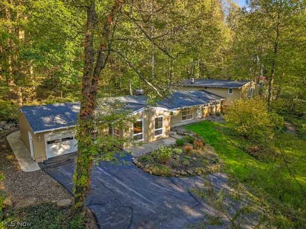 17079 Cats Den Road Chagrin Falls OH 44023