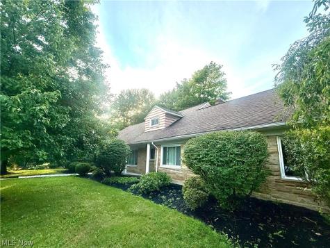26201 Annesley Road Beachwood OH 44122