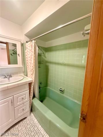 26201 Annesley Road Beachwood OH 44122