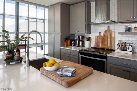 2048 Fulton Road Cleveland OH 44113