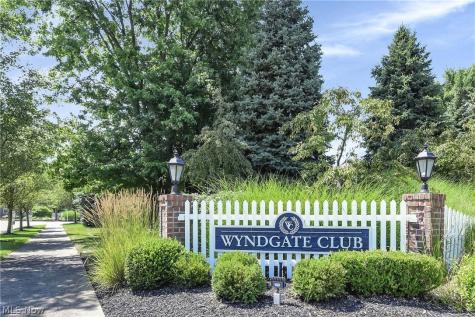 2708 Wyndgate Court Westlake OH 44145