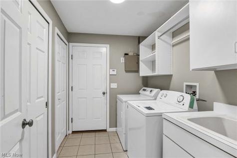 2708 Wyndgate Court Westlake OH 44145