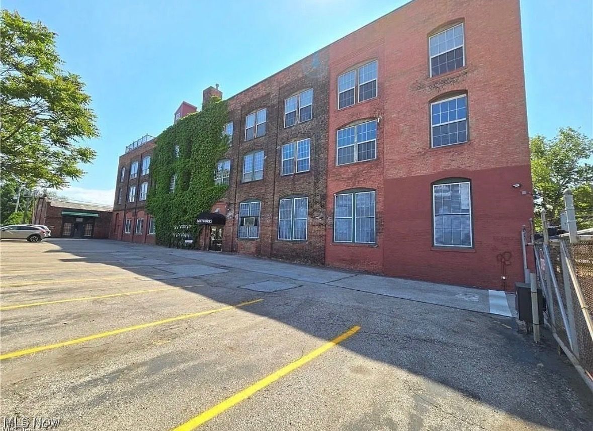 1667 E 40th Street Cleveland OH 44103
