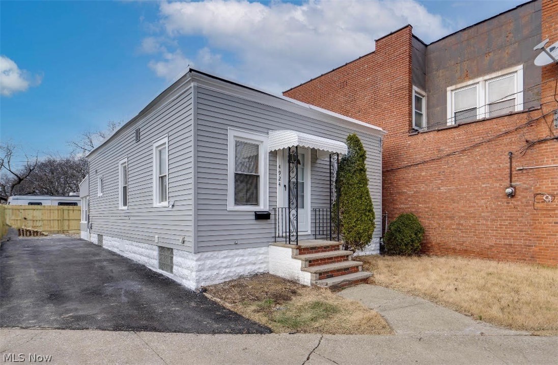 4924 Pearl Road Cleveland OH 44109