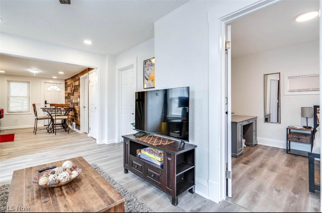4924 Pearl Road Cleveland OH 44109