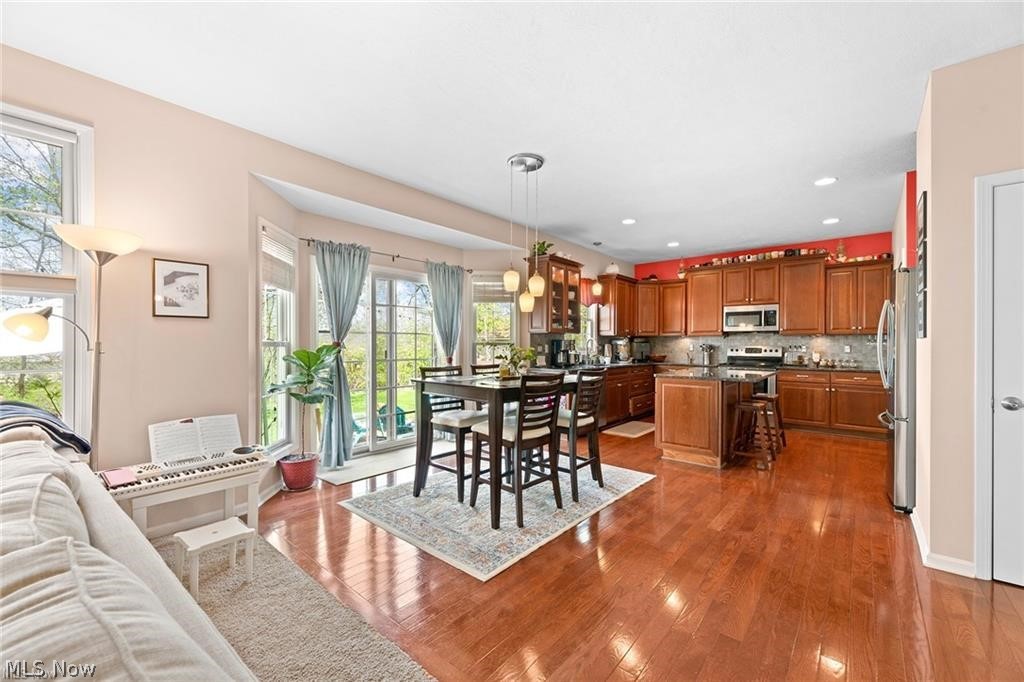 73 Quartz Avenue Peninsula OH 44264